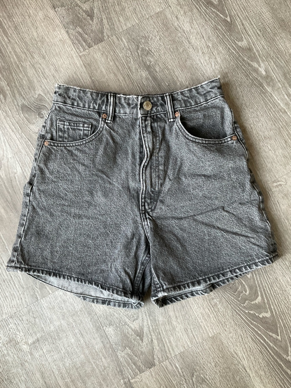 Zara Black Wash High-Rise Denim Shorts Size 6